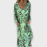 Abril – Maxikleid mit Animal-Print – Grün