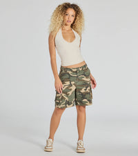 Kurze Camouflage-Shorts mit mittelhoher Taille für Frauen | Ideal für Freizeitaktivitäten – Oliv
