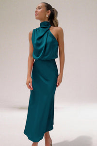 Élodie™ | Glamouröse Satinrobe mit Neckholder. – Wassergrün