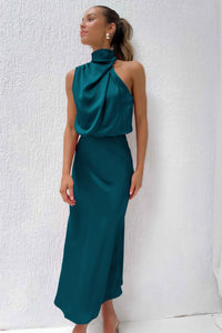 Rebecca | Halterneck Satin Maxikleid – Ozeanblau