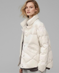 Steppjacke für Damen mit hohem Kragen im kurzen Stil – Weiß