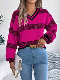 ELEGANTER GESTREIFTER V-AUSSCHNITT-PULLOVER | MODERNER STIL, HOHER KOMFORT – Rosarot