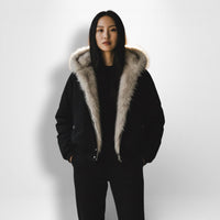 Unisex Kurzjacke mit Kunstfellkragen und elastischem Saum – Schwarz