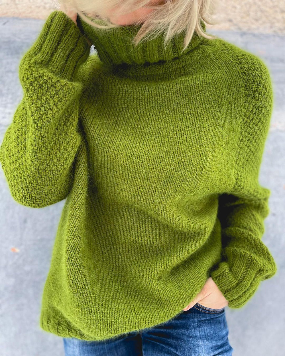 Kovella | Grasgrüner Rollkragenpullover in Übergröße aus Strick