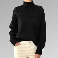 Rollkragenpullover mit Twist-Details – Elegante Wärme mit moderner Raffinesse – Schwarz