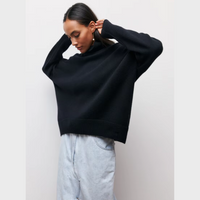 Kurzarm-Rollkragenpullover – Kühne Eleganz mit modernem Flair – Schwarz