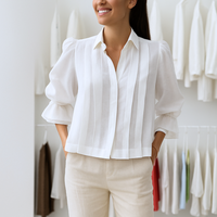 Nora™ | Elegante Plisseebluse – Weiß