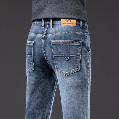 VERNER - GERADE GESCHNITTENE JEANS