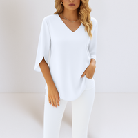 Alexia™ | Elegante Bluse mit V-Ausschnitt und geschlitzten Ärmeln – Weiß