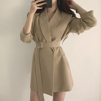 Blazerkleid mit V-Ausschnitt – Khaki