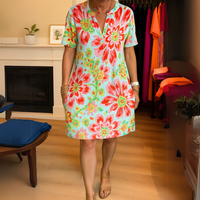 Lisette™ Printkleid mit V-Ausschnitt – Rot