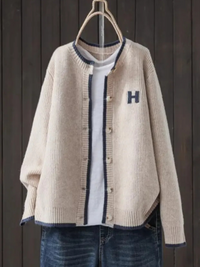 Helene | Klassischer Cardigan – Khaki