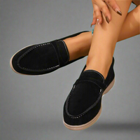 Hannah | Handgefertigte elegante Wildleder-Mokassins – Schwarz