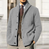 HOLGER - STRICKJACKE AUS DICKEM STRICK MIT KNÖPFEN – Grau