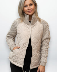 Stepp Strickjacke für Damen mit geripptem Kragen – Beige