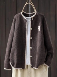 Helene | Klassischer Cardigan – Dunkelbraun
