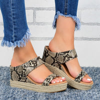 HempStyle™ – Elegante Damen Keilabsatz Sandalen aus natürlichem Hanf – Leo-Muster