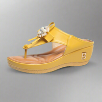Norlaine | Orthopädische Sandalen für den Sommerkomfort – Blumen und Gelb