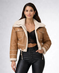 Kurze Jacke für Damen aus Kunstleder mit Kunstfellfutter und Kragen – Braun