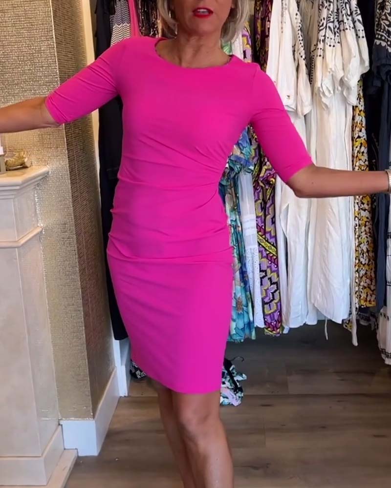 Heidi-Mode | Einfarbiges, Plissiertes Kleid mit Rundhalsausschnitt