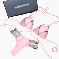 Triangel-Bikini-Set - Damen Bademode mit goldenen Details – Rosa