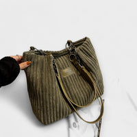 Eleanor | Weiche Kord Umhängetasche – Grün
