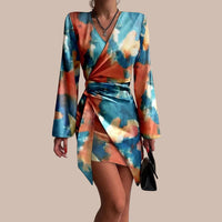Brigitte | Wickelkleid mit abstraktem Marmorprint – Blau