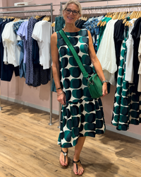 Karleshia - Bequemes Midikleid mit Rundhalsausschnitt – Grün