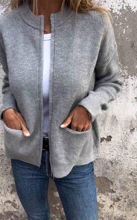 Tanja – Strickjacke für den eleganten Winter – Grau