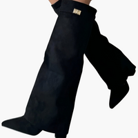Kniehohe Damenstiefel mit Schnalle - Elegante Stiefel – Schwarz