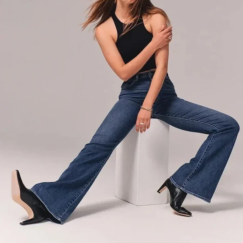 Victoria -  Figurbetonte High-Rise Schlagjeans für Damen