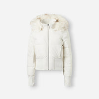 Gesteppte Winterjacke für Damen mit flauschig besetzter Kapuze und breitem Rippbund am Saum – Weiß