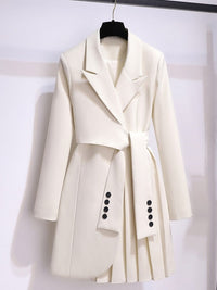 Poithirae | Klassisches schwarzes Blazerkleid – Aprikose