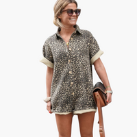 Gudrun | Hemd-Overall mit Leopardenmuster – Leo-Muster