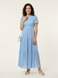 Sabine | Bequemes Midikleid mit lockerer Passform – Himmelblau
