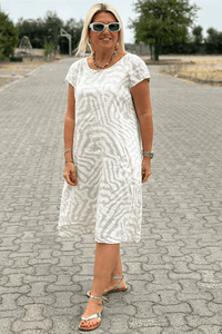 Nelia - Zebra-Print Kleid mit Rundhalsausschnitt – Weiß