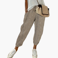 Susanne | Gestreifte Sommerhose – Grau