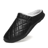Unisex Slippers – Der perfekte Begleiter für den Winter – Schwarz