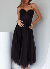 Josephine Elegantes Kleid | Sommerliches Midikleid für Damen, rückenfrei und trägerlos – Schwarz