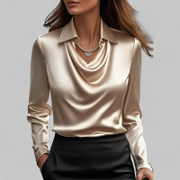 Theresa | Elegante Wasserfall Satinbluse – Sekt