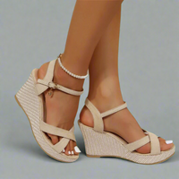 Xeltrud | Bequeme Plateau-Sandalen mit Keilabsatz – Beige