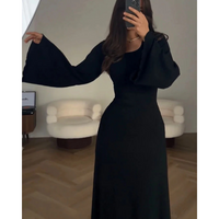 Damen Rippenstrickkleid mit Ausgestellten Ärmeln | Maxi – Schwarz