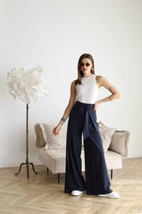 Stella | Weite Leinenhosen mit Spitze – Bleu