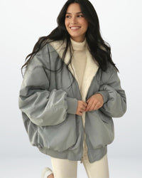 Oversized Winterjacke für Damen mit weicher Kapuze aus Kunstpelz im Bomber-Stil – Grau