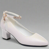 Zymara | Pumps aus hochwertigem Lackleder für Ihren Office-Style – Cremeweiß / Absatzhöhe 5 cm