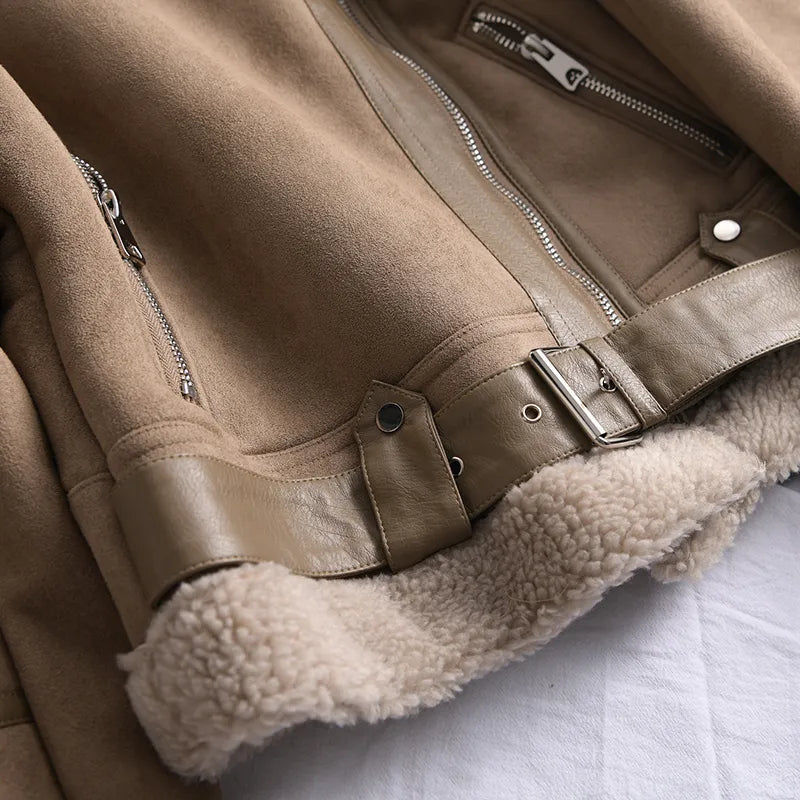 Geneviev | Bequemer Damen-Wintermantel aus Wildleder mit verstellbarem Gürtel und Fleece-Futter