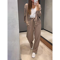 Raisa Strickjacke- und Hosen-Set – Kaffee
