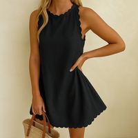 Emma™ | Schickes Kleid mit gewelltem Saum – Schwarz