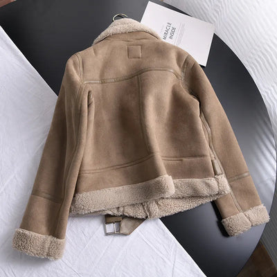 Geneviev | Bequemer Damen-Wintermantel aus Wildleder mit verstellbarem Gürtel und Fleece-Futter