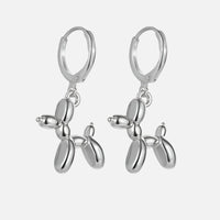 Elegant MINI Goldene Huggie-Creolen mit Verspieltem Ballonhund-Anhänger – Silber